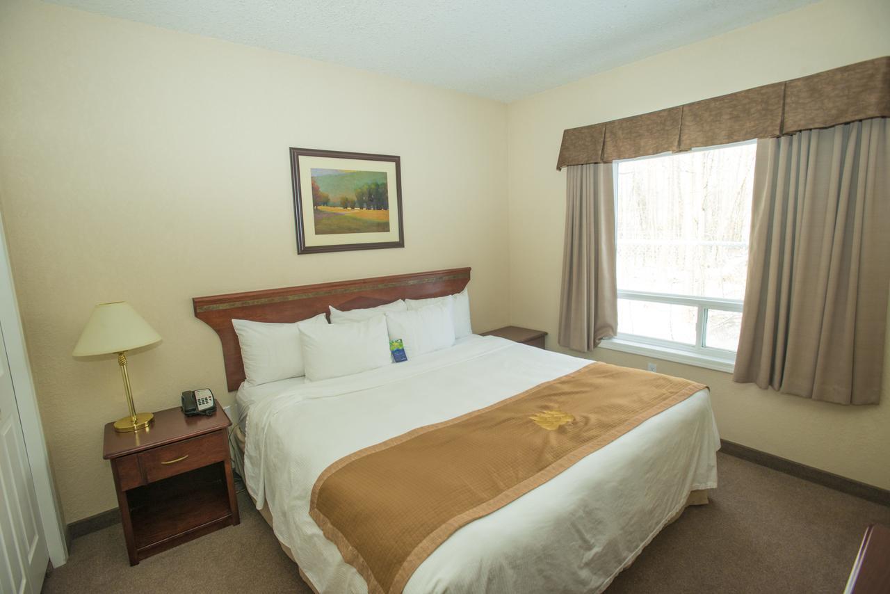 Lakeview Inns & Suites - Chetwynd エクステリア 写真