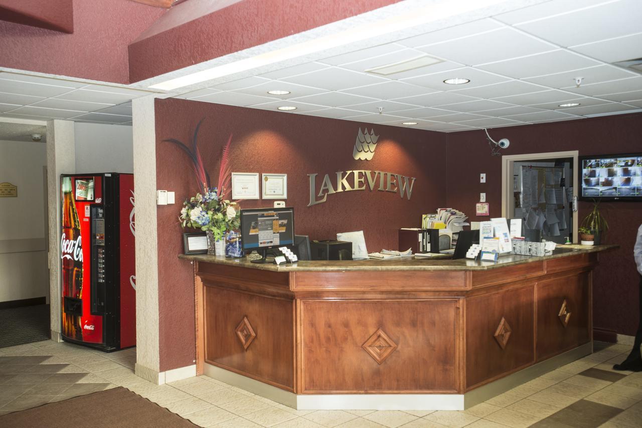 Lakeview Inns & Suites - Chetwynd エクステリア 写真