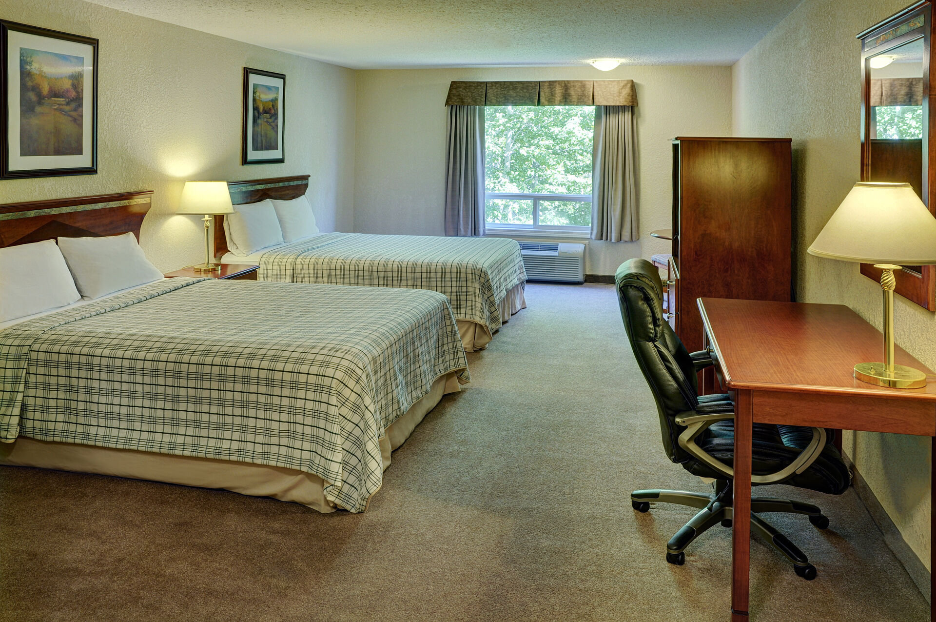 Lakeview Inns & Suites - Chetwynd エクステリア 写真