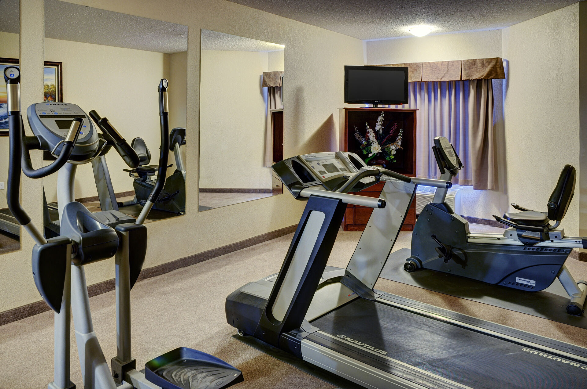 Lakeview Inns & Suites - Chetwynd エクステリア 写真